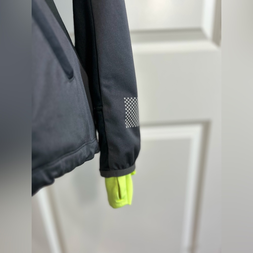 Nike Dri-Fit Womens Size SM Shield Max Running Jacket Full Zip Hooded Logo Black - Picture 4 of 16